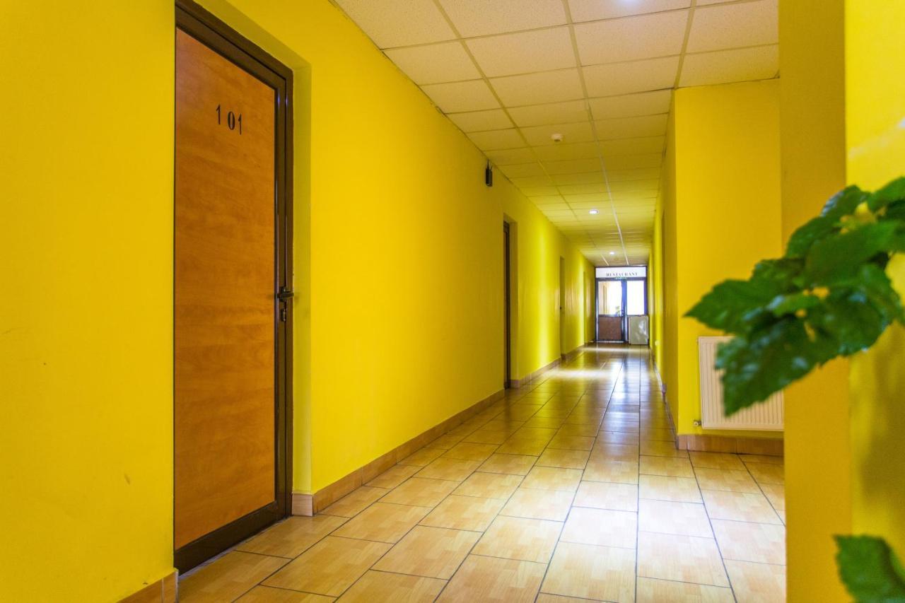 Hostel Horia Plopeni Exterior photo