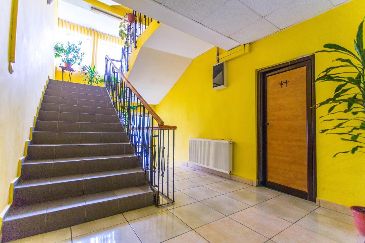 Hostel Horia Plopeni Exterior photo