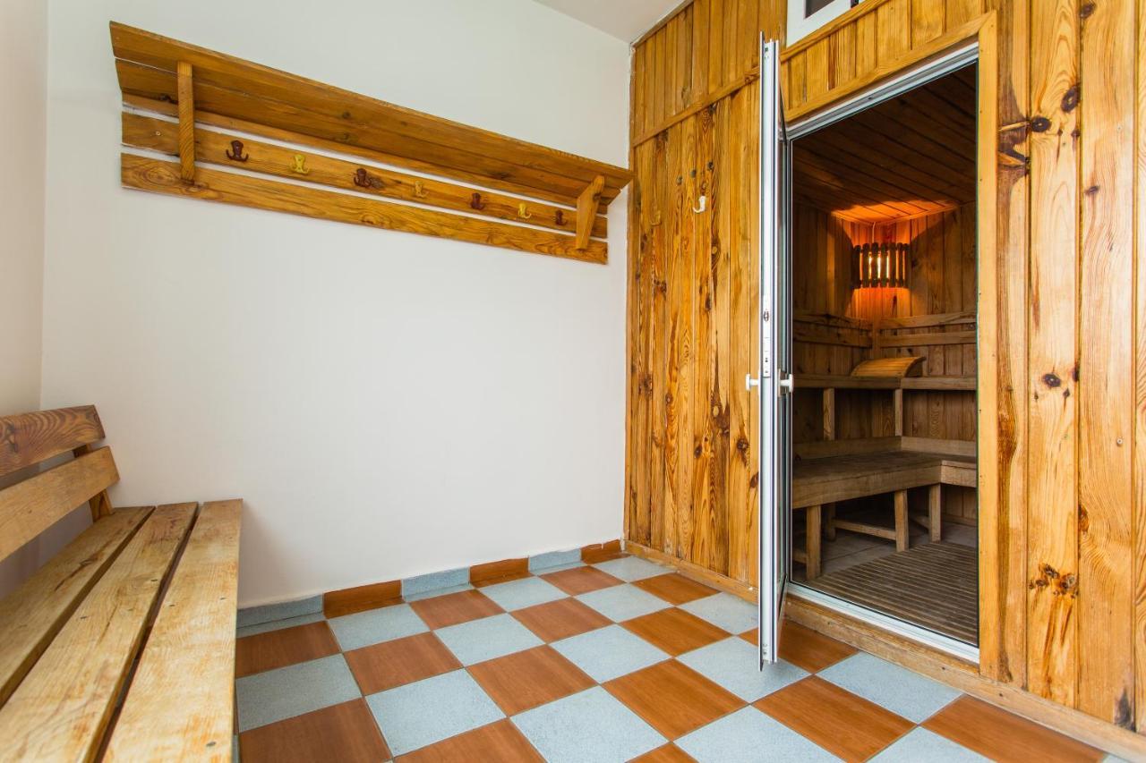 Hostel Horia Plopeni Exterior photo